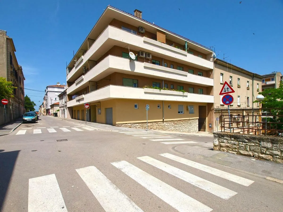 Apartment Silva 1133 Pula